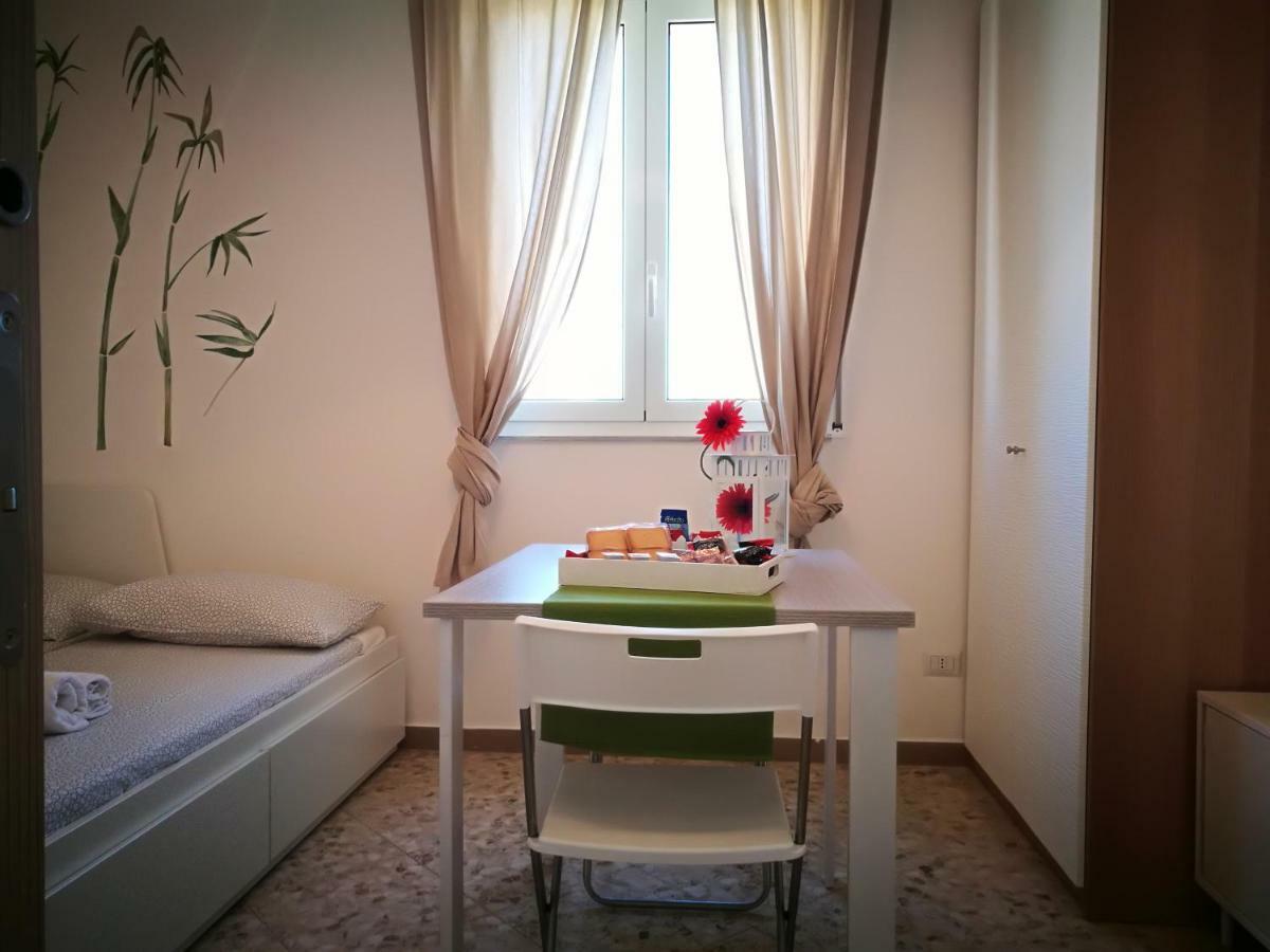 Apartament Simply House In Bari Zewnętrze zdjęcie